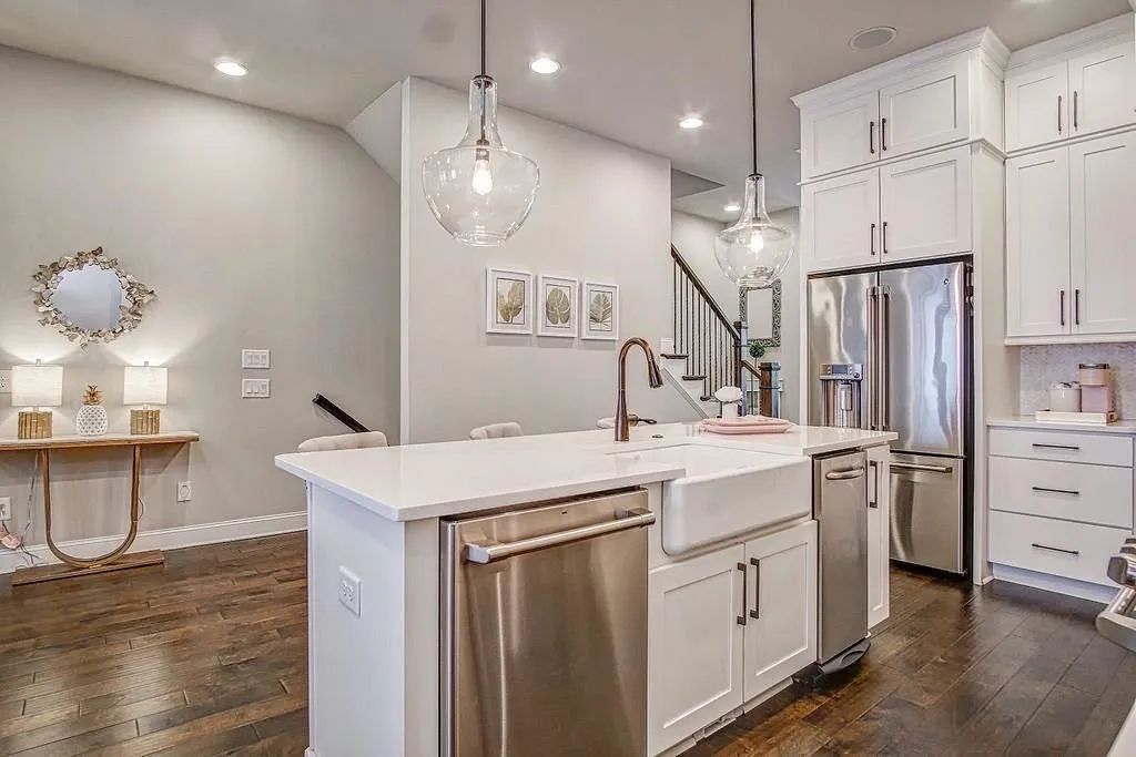 4220 Deming Circle, Atlanta, Georgia 30342, 3 Bedrooms Bedrooms, ,3 BathroomsBathrooms,Residential,Sold,4220 Deming Circle,7087573