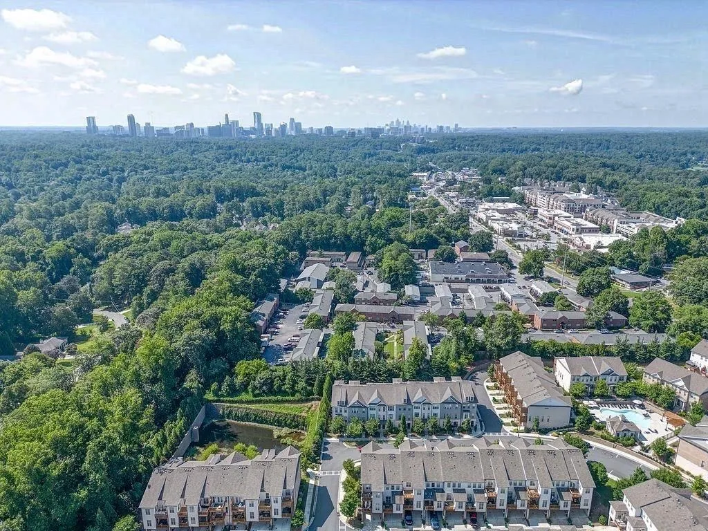 4220 Deming Circle, Atlanta, Georgia 30342, 3 Bedrooms Bedrooms, ,3 BathroomsBathrooms,Residential,Sold,4220 Deming Circle,7087573
