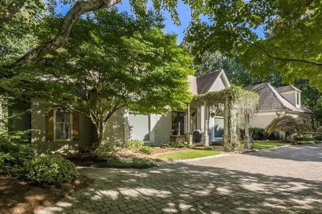 825 Marseilles Drive, Atlanta, Georgia 30327, 5 Bedrooms Bedrooms, ,5 BathroomsBathrooms,Residential,Sold,825 Marseilles Drive,7471245