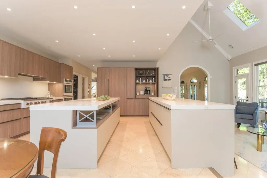 825 Marseilles Drive, Atlanta, Georgia 30327, 5 Bedrooms Bedrooms, ,5 BathroomsBathrooms,Residential,Sold,825 Marseilles Drive,7471245