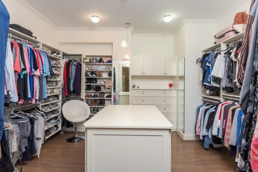 825 Marseilles Drive, Atlanta, Georgia 30327, 5 Bedrooms Bedrooms, ,5 BathroomsBathrooms,Residential,Sold,825 Marseilles Drive,7471245