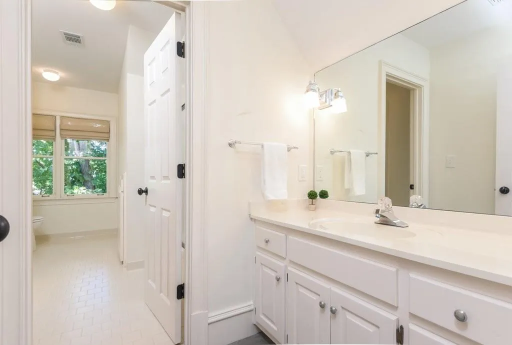 825 Marseilles Drive, Atlanta, Georgia 30327, 5 Bedrooms Bedrooms, ,5 BathroomsBathrooms,Residential,Sold,825 Marseilles Drive,7471245