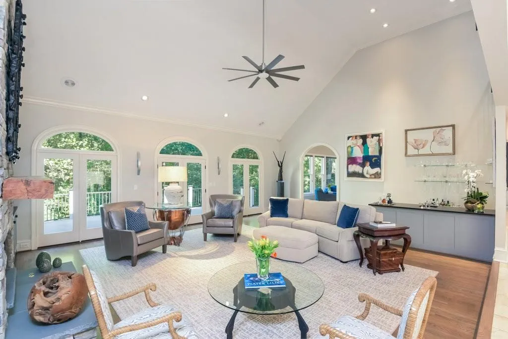 825 Marseilles Drive, Atlanta, Georgia 30327, 5 Bedrooms Bedrooms, ,5 BathroomsBathrooms,Residential,Sold,825 Marseilles Drive,7471245