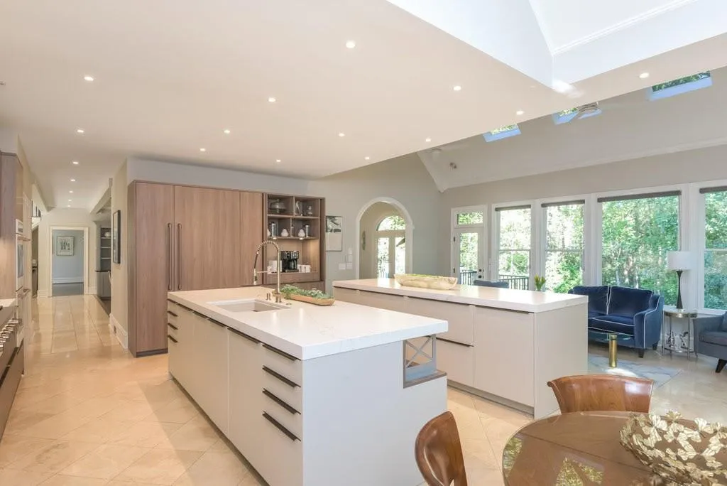 825 Marseilles Drive, Atlanta, Georgia 30327, 5 Bedrooms Bedrooms, ,5 BathroomsBathrooms,Residential,Sold,825 Marseilles Drive,7471245