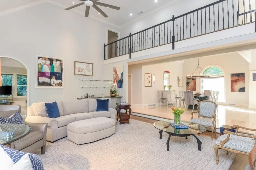 825 Marseilles Drive, Atlanta, Georgia 30327, 5 Bedrooms Bedrooms, ,5 BathroomsBathrooms,Residential,Sold,825 Marseilles Drive,7471245