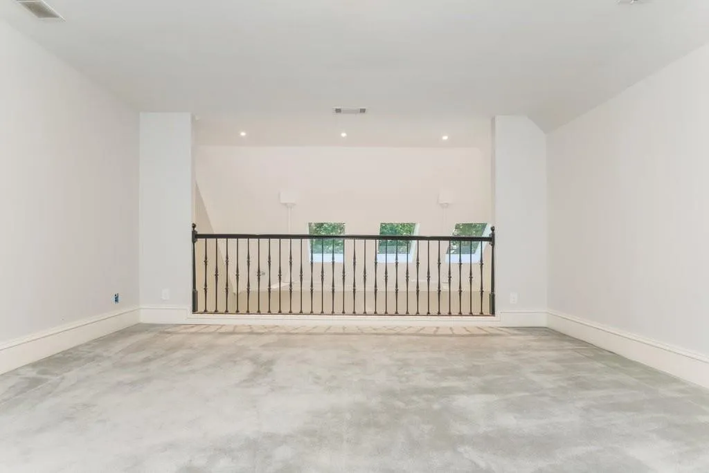 825 Marseilles Drive, Atlanta, Georgia 30327, 5 Bedrooms Bedrooms, ,5 BathroomsBathrooms,Residential,Sold,825 Marseilles Drive,7471245