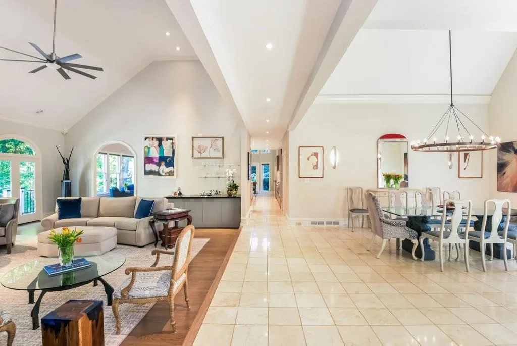 825 Marseilles Drive, Atlanta, Georgia 30327, 5 Bedrooms Bedrooms, ,5 BathroomsBathrooms,Residential,Sold,825 Marseilles Drive,7471245