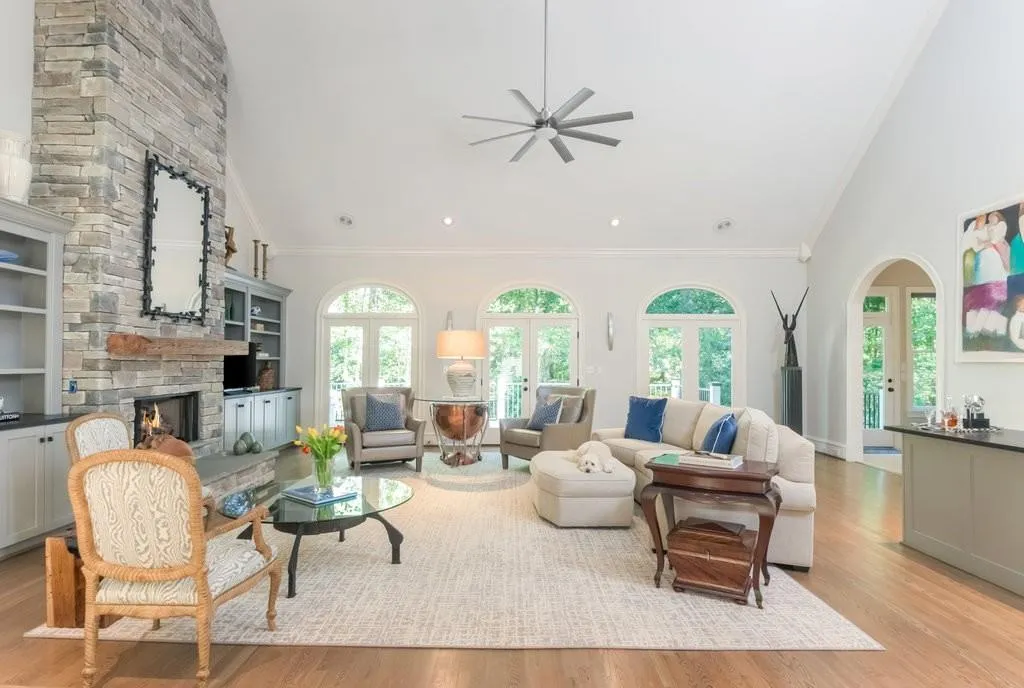 825 Marseilles Drive, Atlanta, Georgia 30327, 5 Bedrooms Bedrooms, ,5 BathroomsBathrooms,Residential,Sold,825 Marseilles Drive,7471245