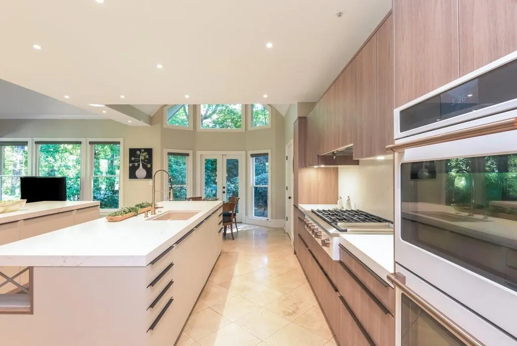 825 Marseilles Drive, Atlanta, Georgia 30327, 5 Bedrooms Bedrooms, ,5 BathroomsBathrooms,Residential,Sold,825 Marseilles Drive,7471245