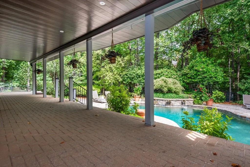 825 Marseilles Drive, Atlanta, Georgia 30327, 5 Bedrooms Bedrooms, ,5 BathroomsBathrooms,Residential,Sold,825 Marseilles Drive,7471245