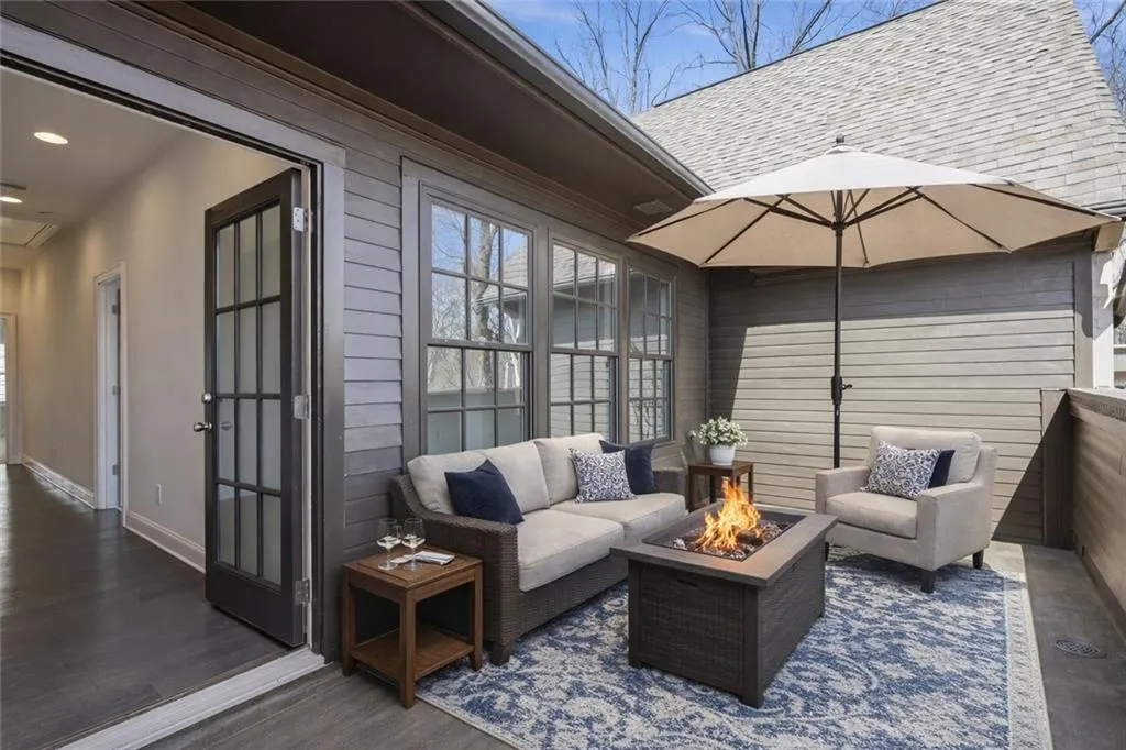 6413 Radiant Trace, Atlanta, Georgia 30328, 3 Bedrooms Bedrooms, ,3 BathroomsBathrooms,Residential,For Sale,6413 Radiant Trace,7725271