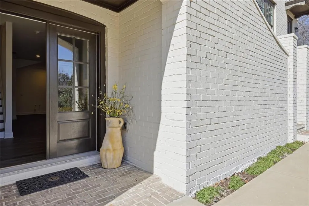 6413 Radiant Trace, Atlanta, Georgia 30328, 3 Bedrooms Bedrooms, ,3 BathroomsBathrooms,Residential,For Sale,6413 Radiant Trace,7725271