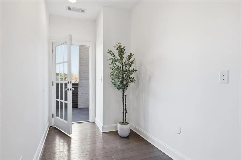 6413 Radiant Trace, Atlanta, Georgia 30328, 3 Bedrooms Bedrooms, ,3 BathroomsBathrooms,Residential,For Sale,6413 Radiant Trace,7725271