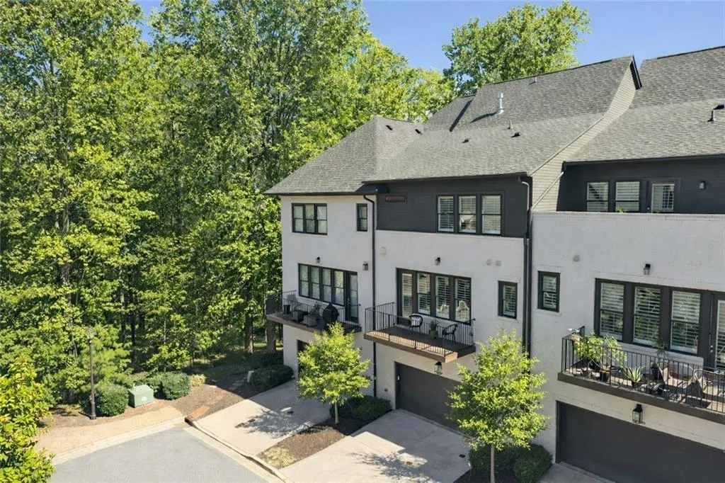 6413 Radiant Trace, Atlanta, Georgia 30328, 3 Bedrooms Bedrooms, ,3 BathroomsBathrooms,Residential,For Sale,6413 Radiant Trace,7725271