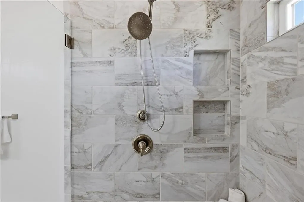 6413 Radiant Trace, Atlanta, Georgia 30328, 3 Bedrooms Bedrooms, ,3 BathroomsBathrooms,Residential,For Sale,6413 Radiant Trace,7725271