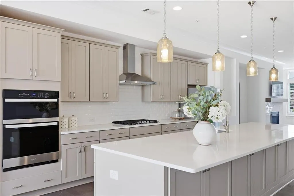 6413 Radiant Trace, Atlanta, Georgia 30328, 3 Bedrooms Bedrooms, ,3 BathroomsBathrooms,Residential,For Sale,6413 Radiant Trace,7725271