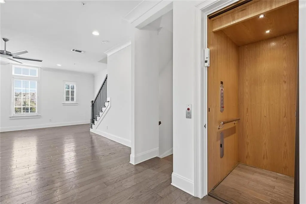 6413 Radiant Trace, Atlanta, Georgia 30328, 3 Bedrooms Bedrooms, ,3 BathroomsBathrooms,Residential,For Sale,6413 Radiant Trace,7725271