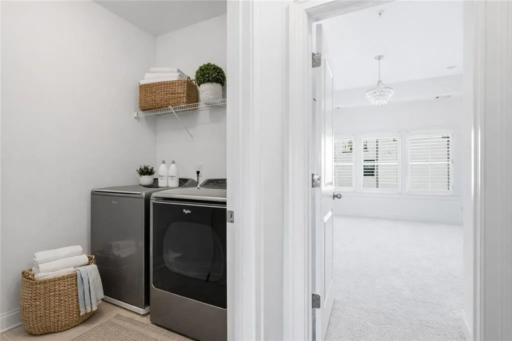 6413 Radiant Trace, Atlanta, Georgia 30328, 3 Bedrooms Bedrooms, ,3 BathroomsBathrooms,Residential,For Sale,6413 Radiant Trace,7725271