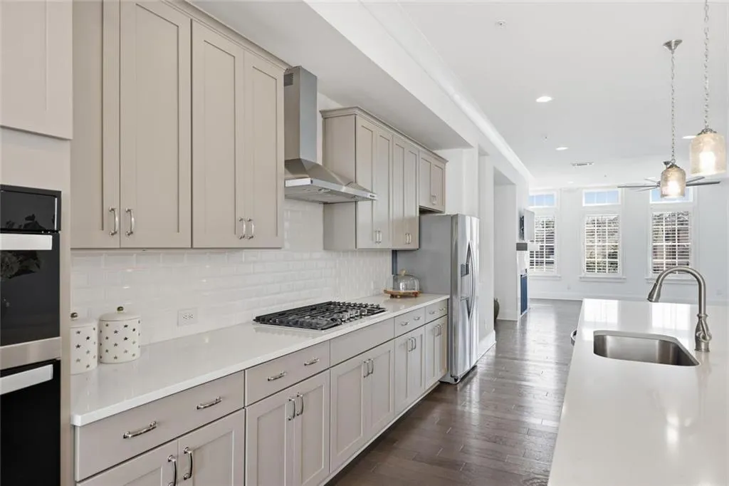 6413 Radiant Trace, Atlanta, Georgia 30328, 3 Bedrooms Bedrooms, ,3 BathroomsBathrooms,Residential,For Sale,6413 Radiant Trace,7725271