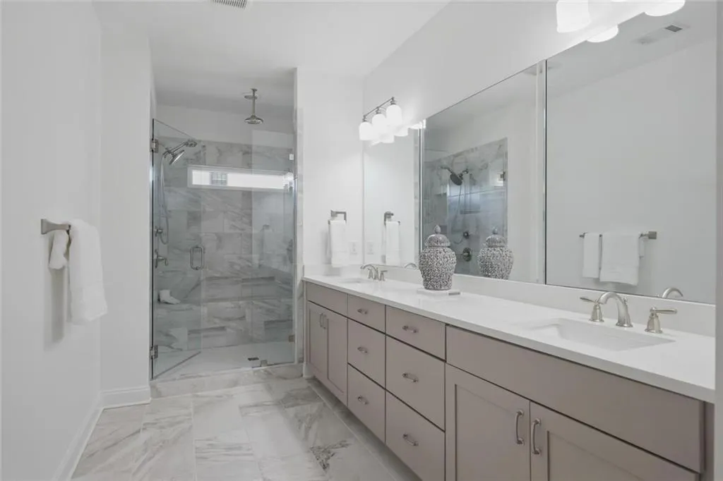 6413 Radiant Trace, Atlanta, Georgia 30328, 3 Bedrooms Bedrooms, ,3 BathroomsBathrooms,Residential,For Sale,6413 Radiant Trace,7725271