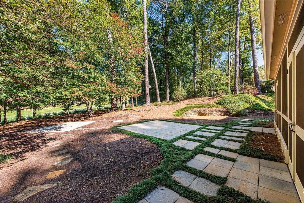 9880 Huntcliff Trace, Sandy Springs, Georgia 30350, 4 Bedrooms Bedrooms, ,3 BathroomsBathrooms,Residential,Sold,9880 Huntcliff Trace,7283845