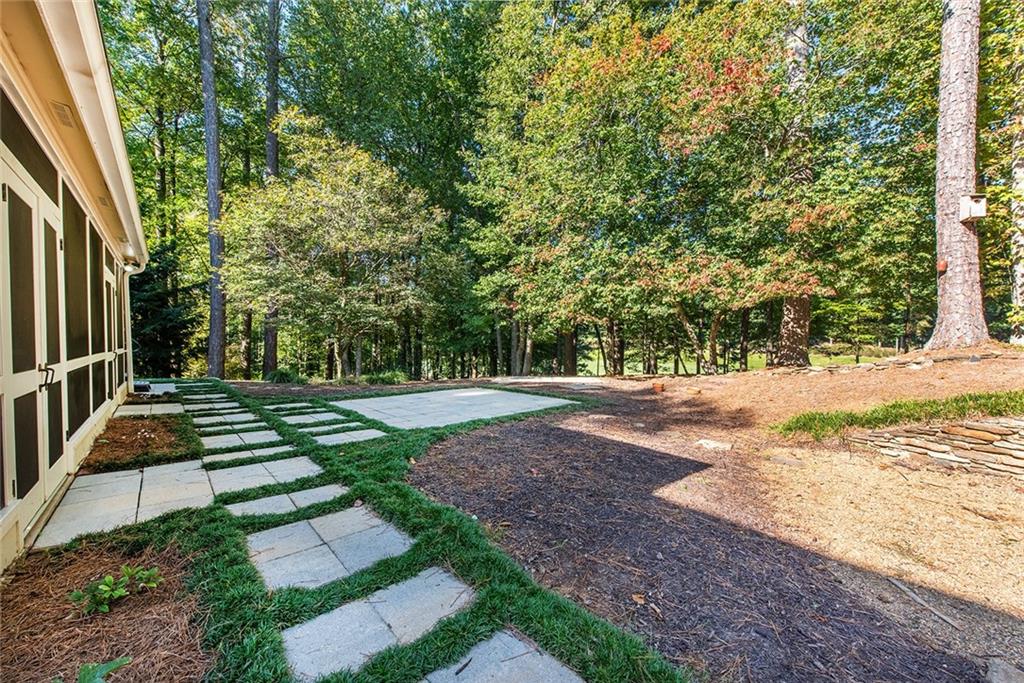 9880 Huntcliff Trace, Sandy Springs, Georgia 30350, 4 Bedrooms Bedrooms, ,3 BathroomsBathrooms,Residential,Sold,9880 Huntcliff Trace,7283845