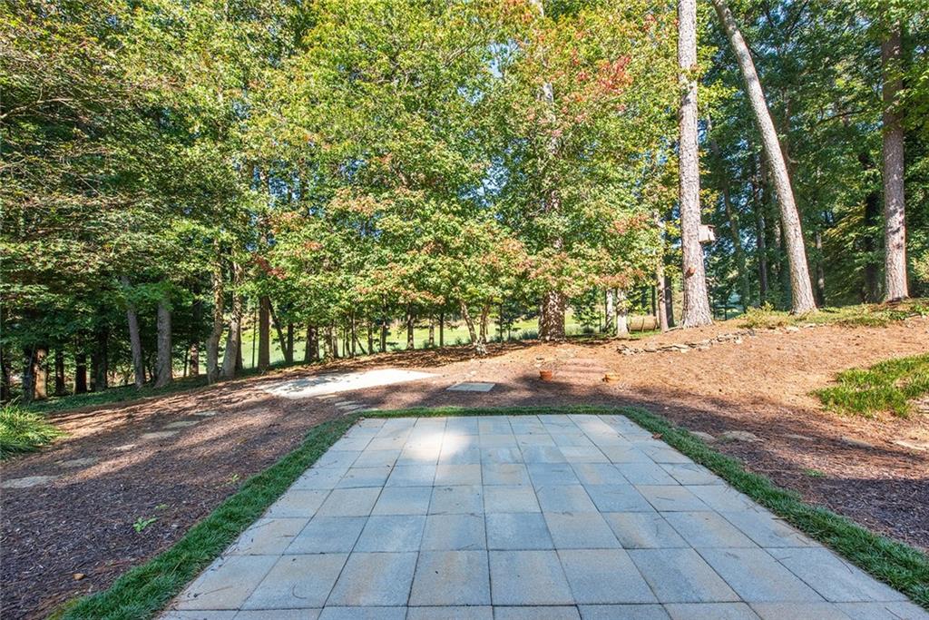 9880 Huntcliff Trace, Sandy Springs, Georgia 30350, 4 Bedrooms Bedrooms, ,3 BathroomsBathrooms,Residential,Sold,9880 Huntcliff Trace,7283845