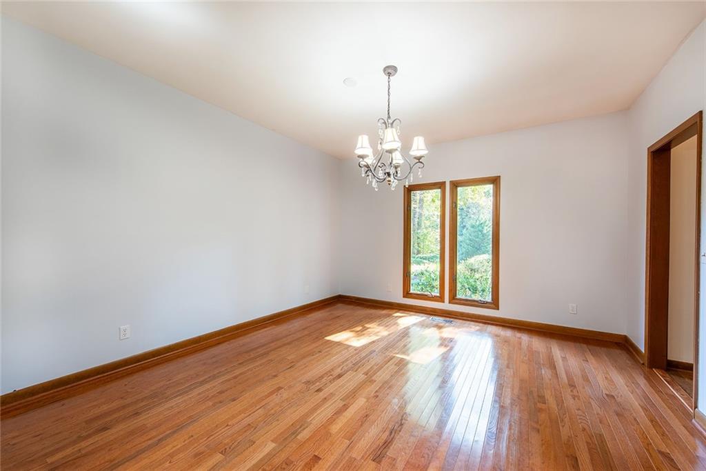 9880 Huntcliff Trace, Sandy Springs, Georgia 30350, 4 Bedrooms Bedrooms, ,3 BathroomsBathrooms,Residential,Sold,9880 Huntcliff Trace,7283845