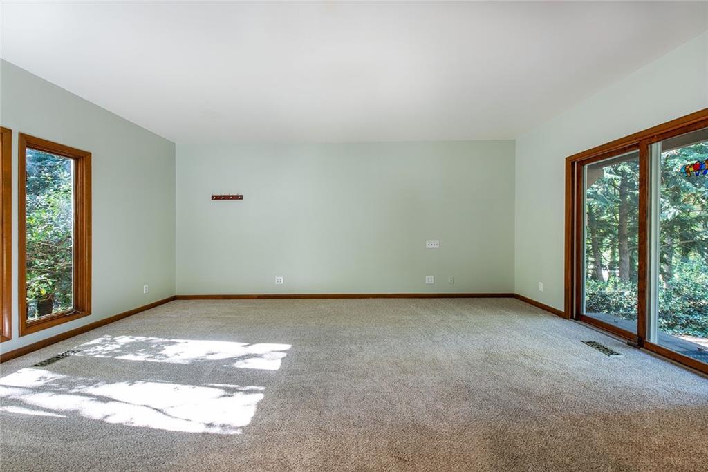 9880 Huntcliff Trace, Sandy Springs, Georgia 30350, 4 Bedrooms Bedrooms, ,3 BathroomsBathrooms,Residential,Sold,9880 Huntcliff Trace,7283845