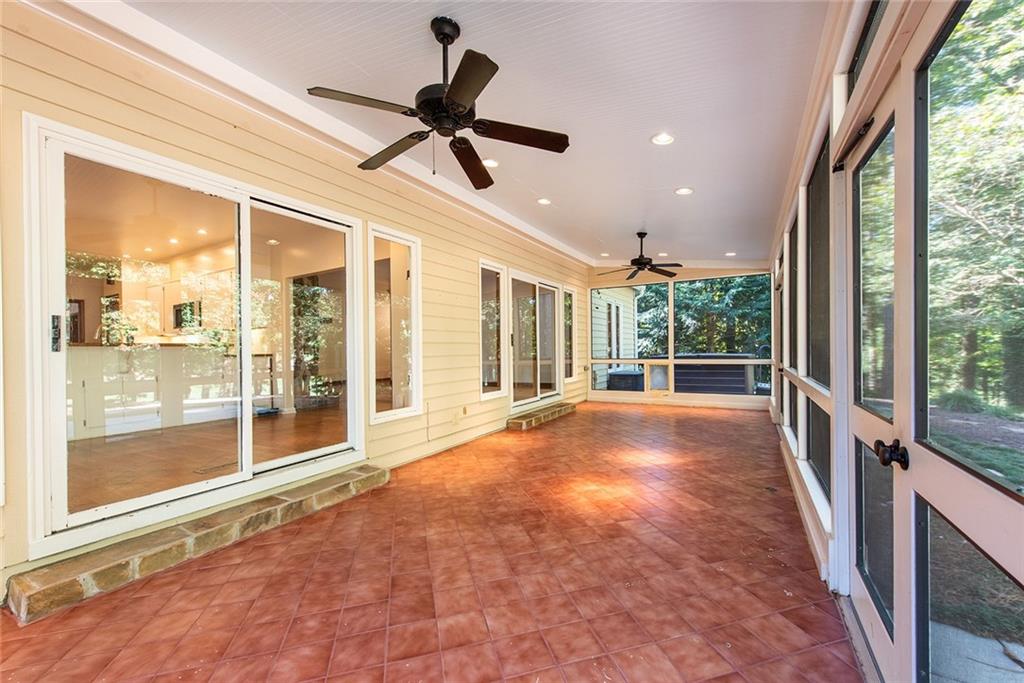 9880 Huntcliff Trace, Sandy Springs, Georgia 30350, 4 Bedrooms Bedrooms, ,3 BathroomsBathrooms,Residential,Sold,9880 Huntcliff Trace,7283845