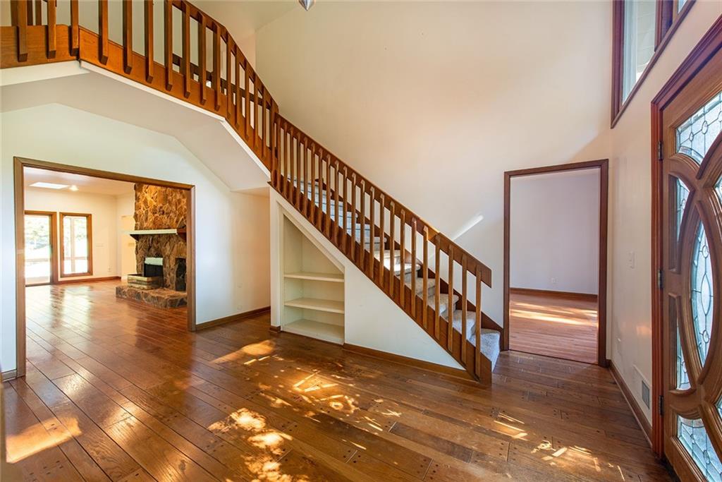 9880 Huntcliff Trace, Sandy Springs, Georgia 30350, 4 Bedrooms Bedrooms, ,3 BathroomsBathrooms,Residential,Sold,9880 Huntcliff Trace,7283845