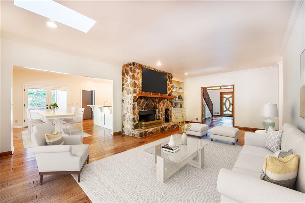 9880 Huntcliff Trace, Sandy Springs, Georgia 30350, 4 Bedrooms Bedrooms, ,3 BathroomsBathrooms,Residential,Sold,9880 Huntcliff Trace,7283845