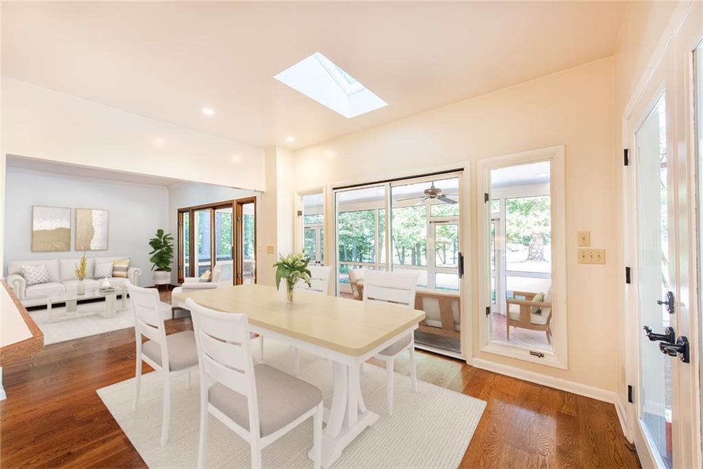 9880 Huntcliff Trace, Sandy Springs, Georgia 30350, 4 Bedrooms Bedrooms, ,3 BathroomsBathrooms,Residential,Sold,9880 Huntcliff Trace,7283845