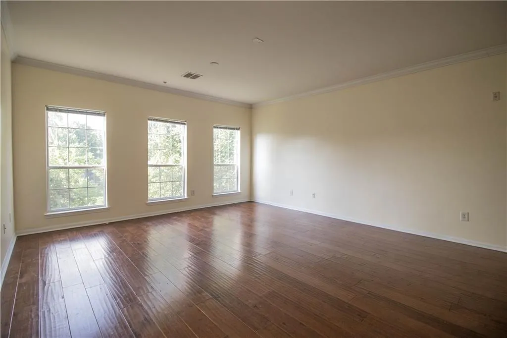 5641 Roswell Road Unit 108, Sandy Springs, Georgia 30342, 1 Bedroom Bedrooms, ,1 BathroomBathrooms,Residential,Sold,5641 Roswell Road Unit 108,6562373
