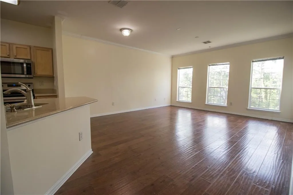 5641 Roswell Road Unit 108, Sandy Springs, Georgia 30342, 1 Bedroom Bedrooms, ,1 BathroomBathrooms,Residential,Sold,5641 Roswell Road Unit 108,6562373
