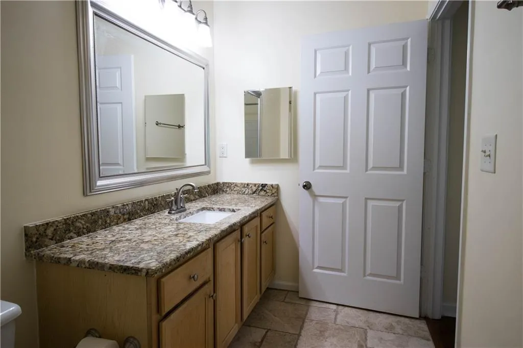 5641 Roswell Road Unit 108, Sandy Springs, Georgia 30342, 1 Bedroom Bedrooms, ,1 BathroomBathrooms,Residential,Sold,5641 Roswell Road Unit 108,6562373