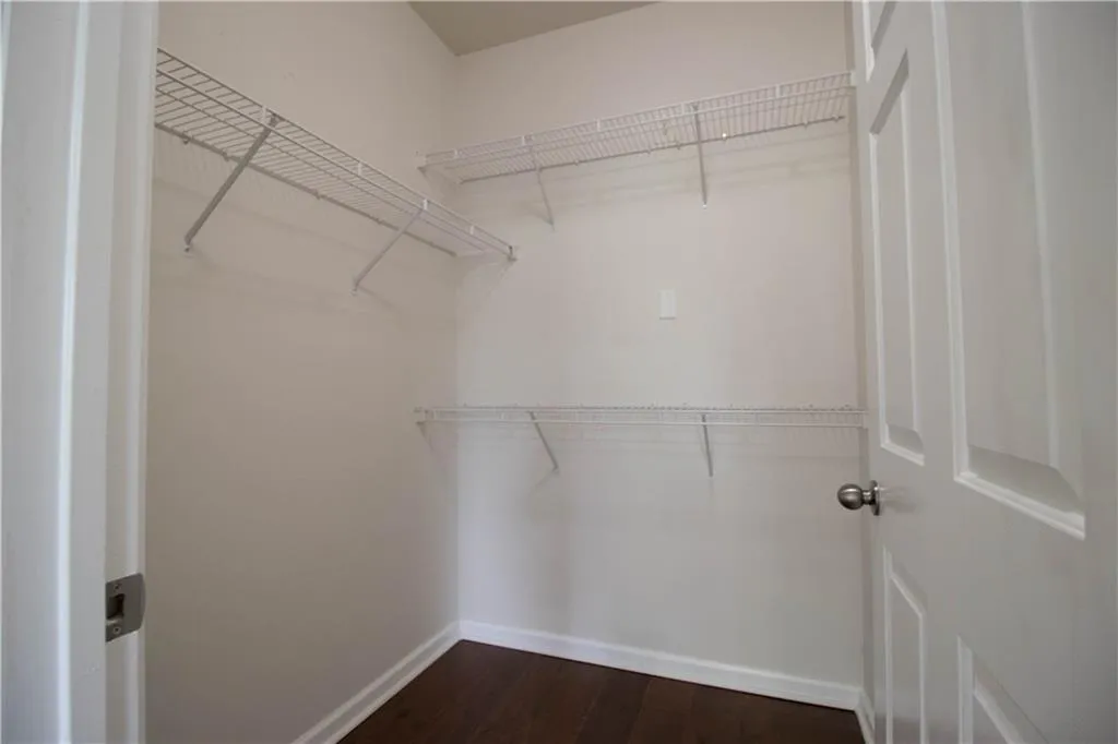 5641 Roswell Road Unit 108, Sandy Springs, Georgia 30342, 1 Bedroom Bedrooms, ,1 BathroomBathrooms,Residential,Sold,5641 Roswell Road Unit 108,6562373