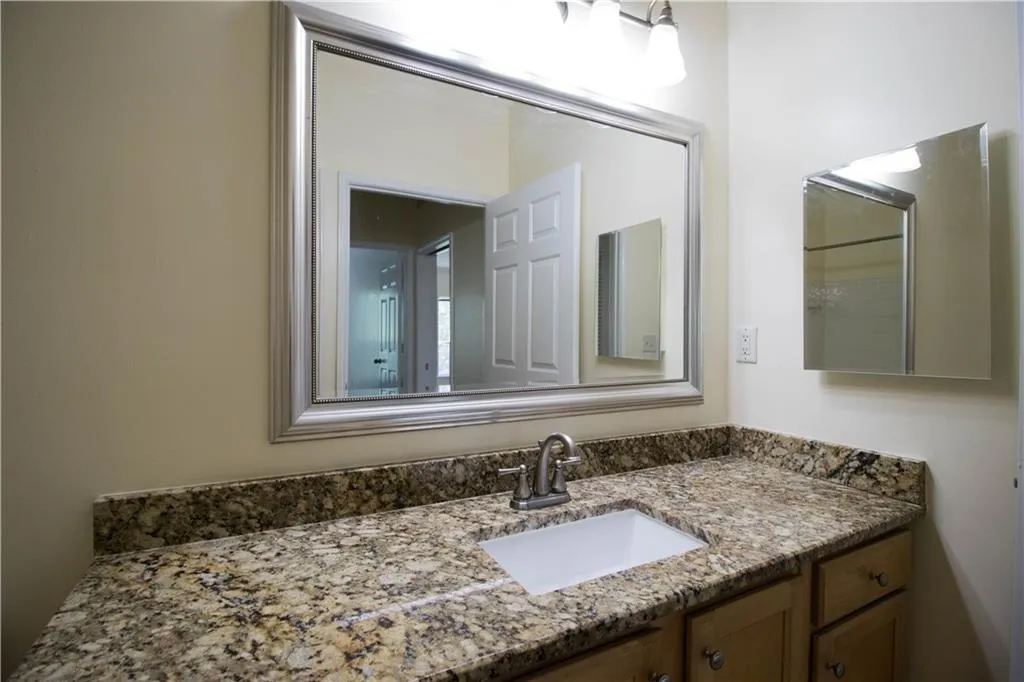 5641 Roswell Road Unit 108, Sandy Springs, Georgia 30342, 1 Bedroom Bedrooms, ,1 BathroomBathrooms,Residential,Sold,5641 Roswell Road Unit 108,6562373