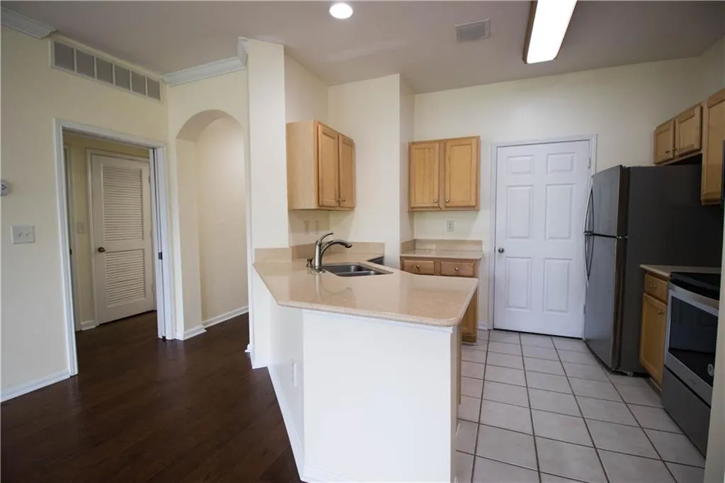 5641 Roswell Road Unit 108, Sandy Springs, Georgia 30342, 1 Bedroom Bedrooms, ,1 BathroomBathrooms,Residential,Sold,5641 Roswell Road Unit 108,6562373