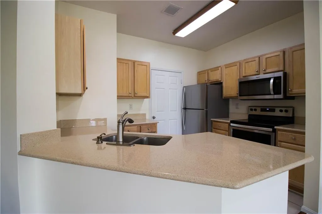 5641 Roswell Road Unit 108, Sandy Springs, Georgia 30342, 1 Bedroom Bedrooms, ,1 BathroomBathrooms,Residential,Sold,5641 Roswell Road Unit 108,6562373