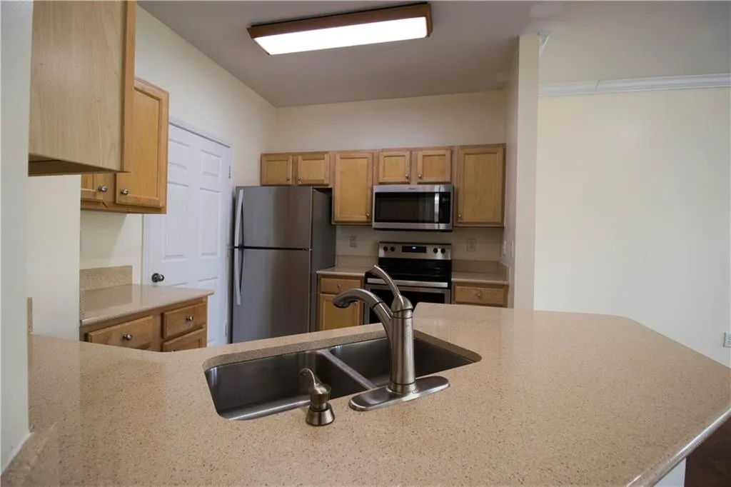 5641 Roswell Road Unit 108, Sandy Springs, Georgia 30342, 1 Bedroom Bedrooms, ,1 BathroomBathrooms,Residential,Sold,5641 Roswell Road Unit 108,6562373