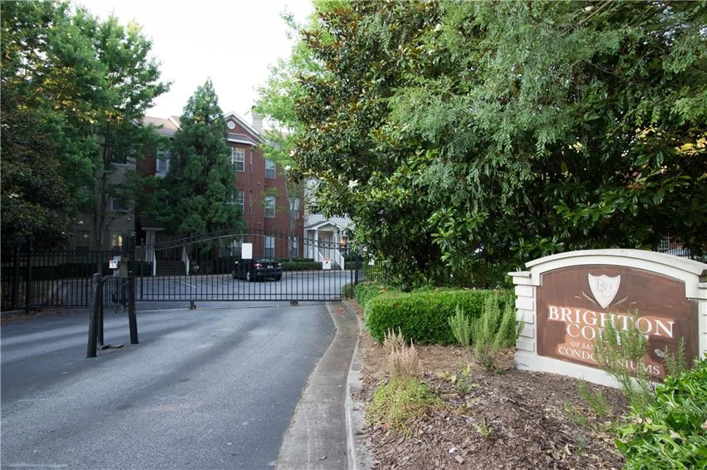 5641 Roswell Road Unit 108, Sandy Springs, Georgia 30342, 1 Bedroom Bedrooms, ,1 BathroomBathrooms,Residential,Sold,5641 Roswell Road Unit 108,6562373
