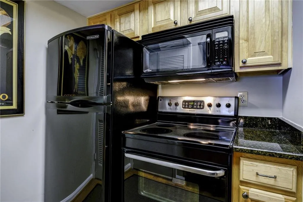 795 Hammond Drive Unit 1205, Sandy Springs, Georgia 30328, 1 Bedroom Bedrooms, ,1 BathroomBathrooms,Residential,Sold,795 Hammond Drive Unit 1205,5658842