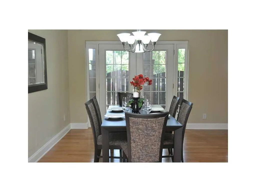 6980 Roswell Road Ne Unit E12, Atlanta, Georgia 30328, 2 Bedrooms Bedrooms, ,1 BathroomBathrooms,Residential,Sold,6980 Roswell Road Ne Unit E12,5779864