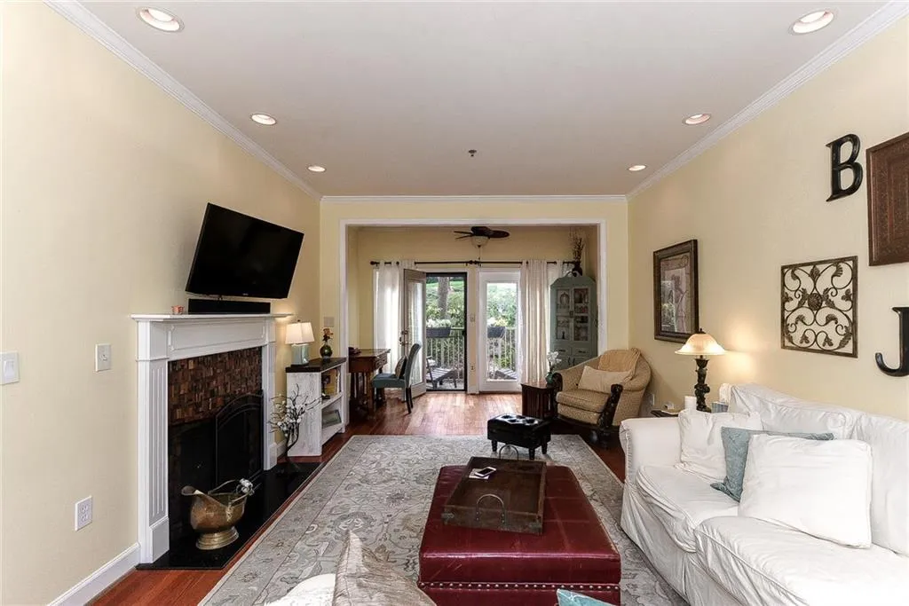 2865 Lenox Road Ne Unit 102, Atlanta, Georgia 30324, 2 Bedrooms Bedrooms, ,2 BathroomsBathrooms,Residential,Sold,2865 Lenox Road Ne Unit 102,5971874