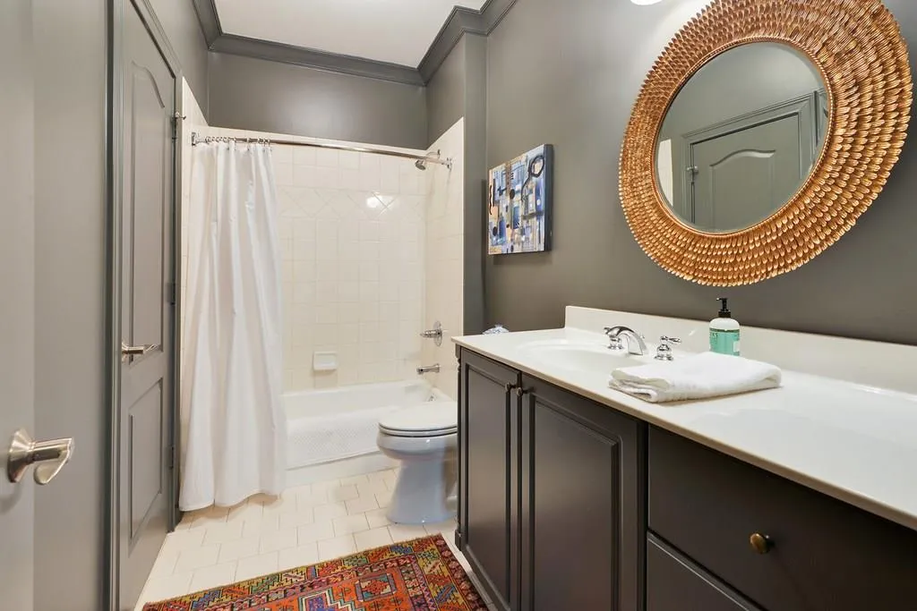 900 Heards Ferry Road, Sandy Springs, Georgia 30328, 4 Bedrooms Bedrooms, ,4 BathroomsBathrooms,Residential,Sold,900 Heards Ferry Road,6127480