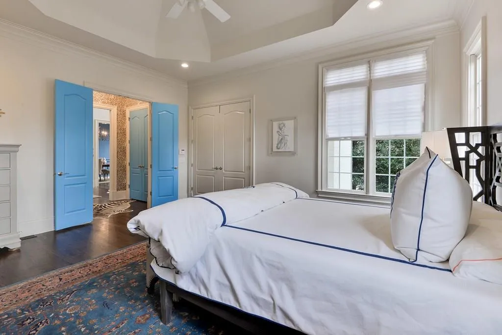 900 Heards Ferry Road, Sandy Springs, Georgia 30328, 4 Bedrooms Bedrooms, ,4 BathroomsBathrooms,Residential,Sold,900 Heards Ferry Road,6127480