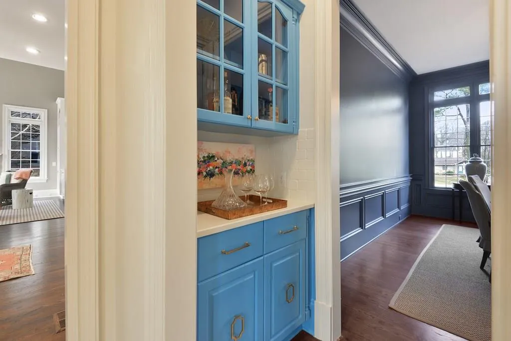 900 Heards Ferry Road, Sandy Springs, Georgia 30328, 4 Bedrooms Bedrooms, ,4 BathroomsBathrooms,Residential,Sold,900 Heards Ferry Road,6127480