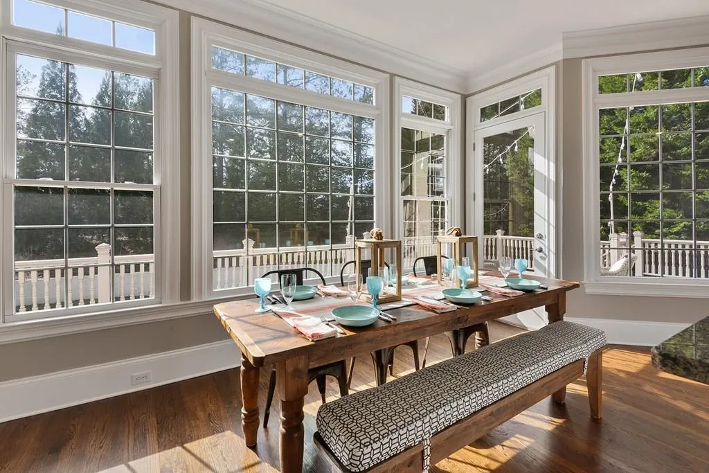 900 Heards Ferry Road, Sandy Springs, Georgia 30328, 4 Bedrooms Bedrooms, ,4 BathroomsBathrooms,Residential,Sold,900 Heards Ferry Road,6127480