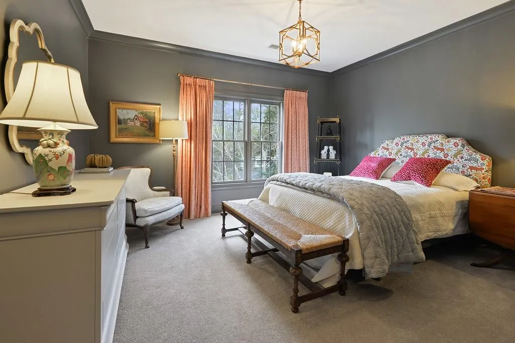 900 Heards Ferry Road, Sandy Springs, Georgia 30328, 4 Bedrooms Bedrooms, ,4 BathroomsBathrooms,Residential,Sold,900 Heards Ferry Road,6127480